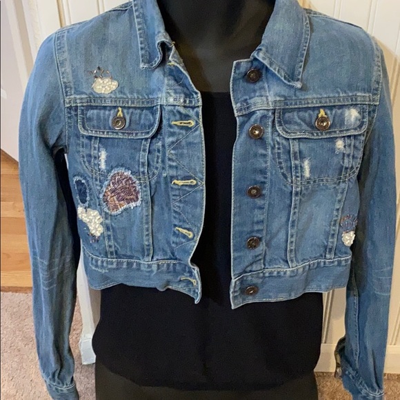 Old Navy Jackets & Blazers - Old Navy crop Jean jacket size medium